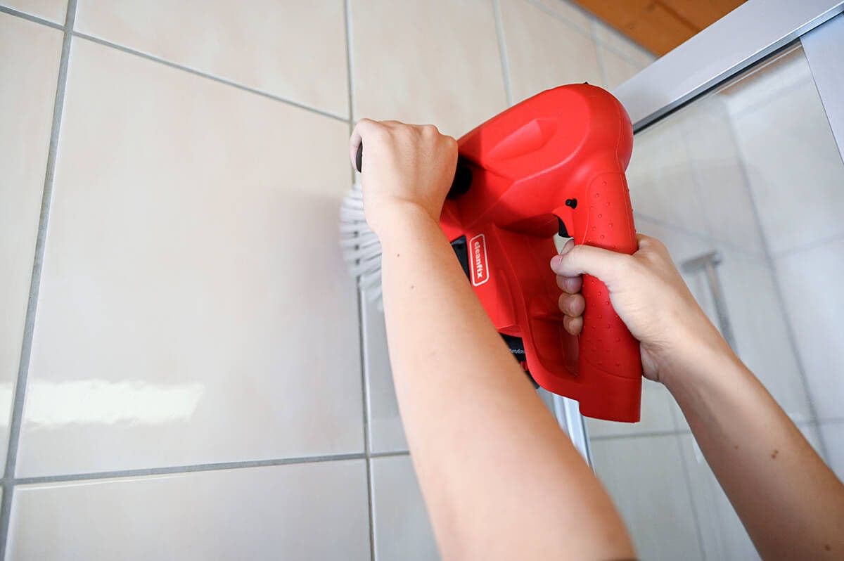 CLEANFIX Scrubby CAS (mit Akku und Ladegerät) 6