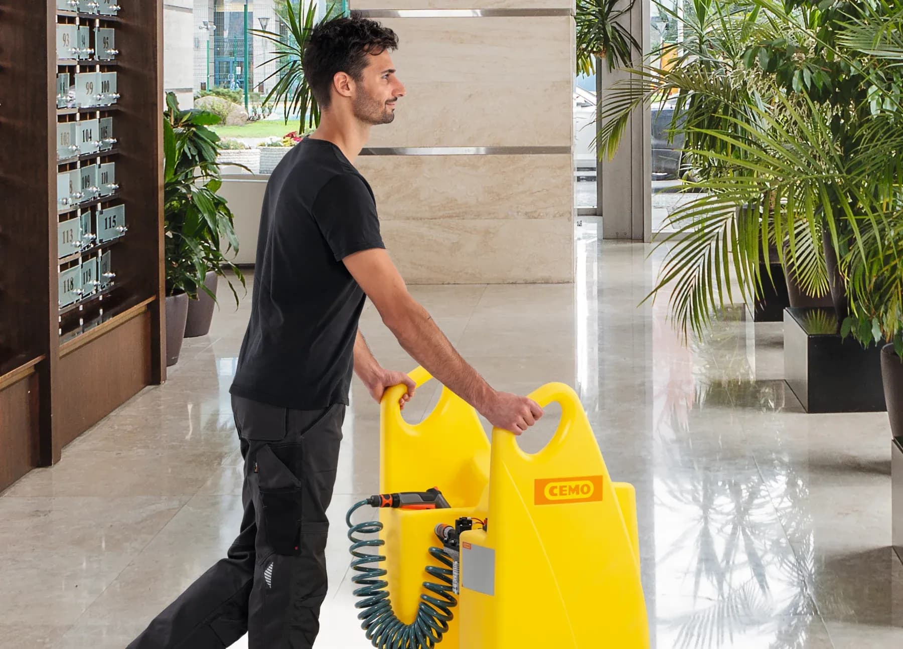 Transfer-Trolley Aqua 130 l mit Elektropumpe und CAS Akku 4