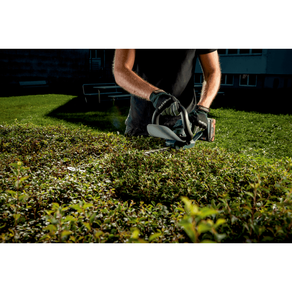 AHS 18-55 V (600463850) Cordless hedge trimmer 7