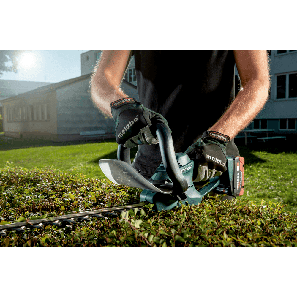 AHS 18-55 V (600463850) Cordless hedge trimmer 9